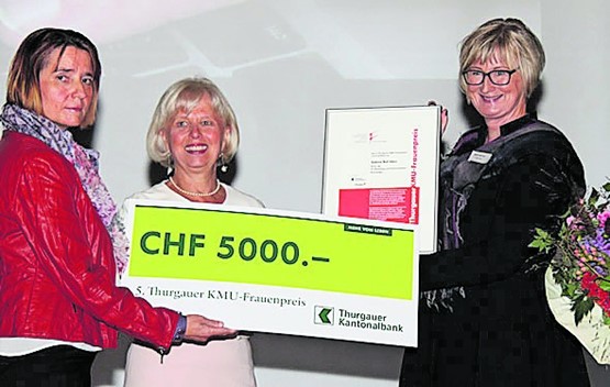 Sabine Ruf Häni (rechts im Bild) hat den KMU-Frauen-Preis im  Jahr 2015  gewonnen.Bild:  Barbara Hettich