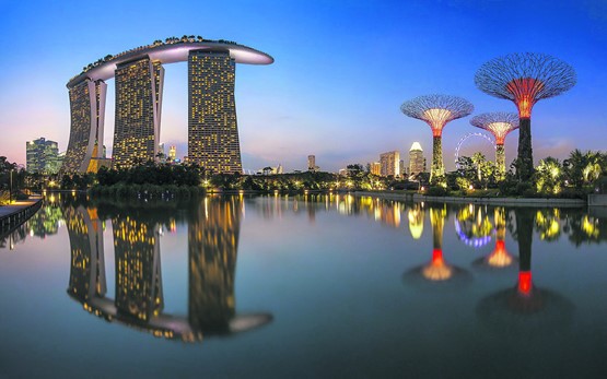 Augenschmaus aus Singapur: Das Marina Bay Hotel und die  «Supertrees» im «Gardens By The Bay».