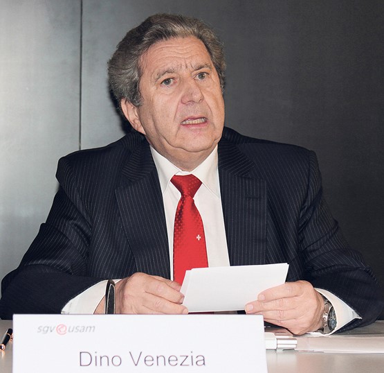 «Sollten sich die ersten Kostenschätzungen von rund drei Milliarden Franken erhärten, müssten die inhaltlichen Ambitionen der Energiestrategie zurückgestutzt werden», stellt sgv-Vizepräsident Dino Venezia klar.