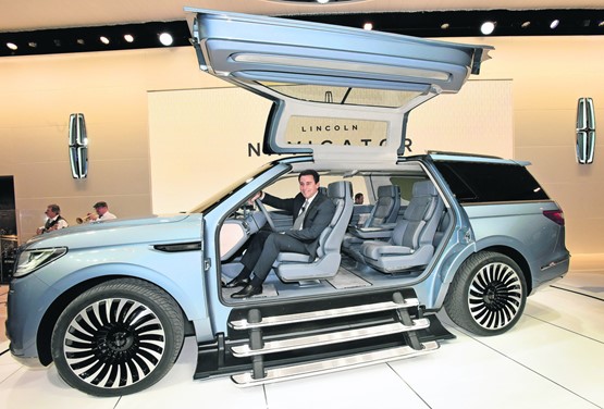 Est-ce cela, l’avenir de l’automobile? L’escalade de poids au Salon de New York 2016 s’appelle Lincoln Navigator Concept.