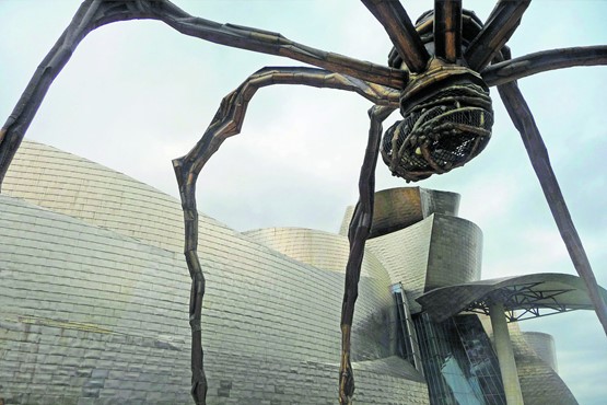 L’araignée de Louise Bourgeois devant le musée Guggenheim à Bilbao. Métaphore d’une bureaucratie menaçante: les sanctions pénales de ce nouveau projet de loi distilleraient un climat d’insécurité et une culture de la peur dans les PME.DR