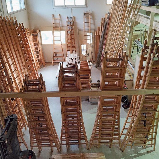 Gubler-Leitern: Ein unverändertes Qualitätsprodukt, das noch heute mit der gleichen Leidenschaft für das Holz und seine Ästhetik wie vor 100 Jahren hergestellt wird. Bilder: zVg