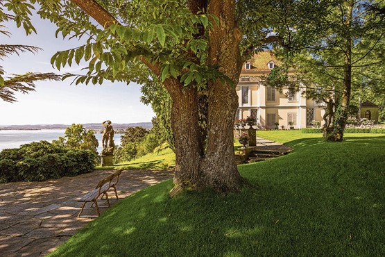 Eine Reise durch die Gartentrends der letzten 600 Jahre: Napoleonschloss mit Seeblick.Bild: Arenenberger Gartenwelt