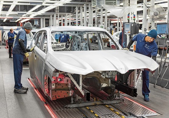 Rund einen Viertel der CO2-Emissionen in der Autoproduktion verursacht das eingesetzte Aluminium – daher verwendet BMW fortan «grünes» Alu.Bilder: zVg