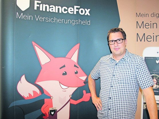 Das Fintech-Start-up FinanceFox ist in den letzten zwei Jahren mit der neuen Versicherungs-App erfolgreich durchgestartet. CEO Michael John freut sich darüber.