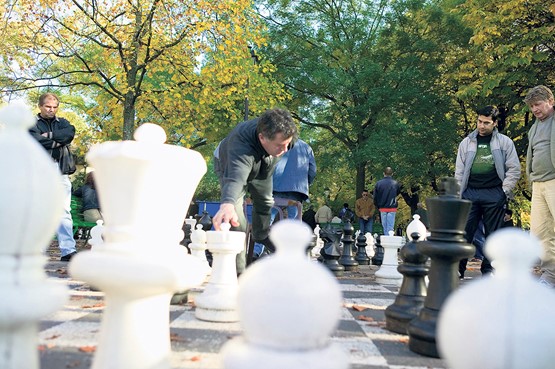 Im Rohstoffhandel ist die Schweiz für Russland wichtig: Schachspieler im Genfer Parc des Bastions.