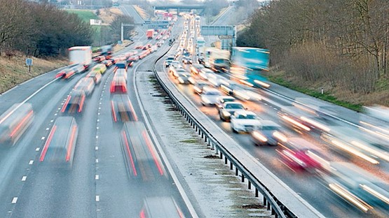 Der sgv setzt sich für die nachhaltige Entwicklung des Wirtschaftsstandortes Schweiz ein und fordert, dass die Verkehrsinfrastrukturen aufeinander abgestimmt weiterentwickelt werden. 