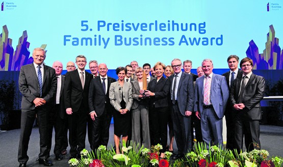 Der Family Business Award der AMAG wird bereits zum fünften Mal vergeben: Dieses Jahr durfte die FRAISA AG aus dem solothurnischen Bellach die begehrte Trophäe für ihr nachhaltiges Unternehmertum entgegennehmen.Bild: AMAG