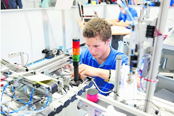 Innovationstransfer in der Bildung: Verbände und Betriebe arbeiten eng zusammen und fördern so neue Technologien und Trends an der Basis. Bild: ZVG