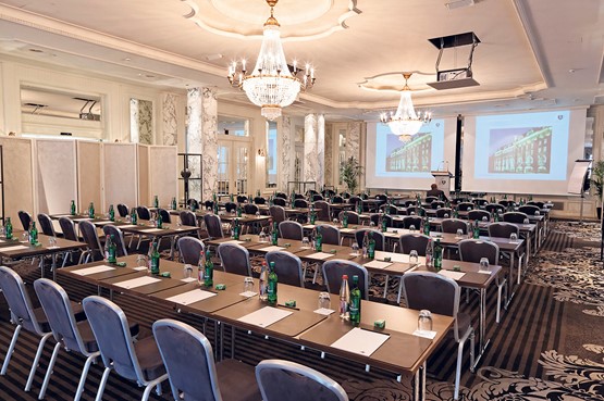 Das Herzstück auf der Bel Etage des Hotels Schweizerhofs Bern bildet der Salon Trianon.