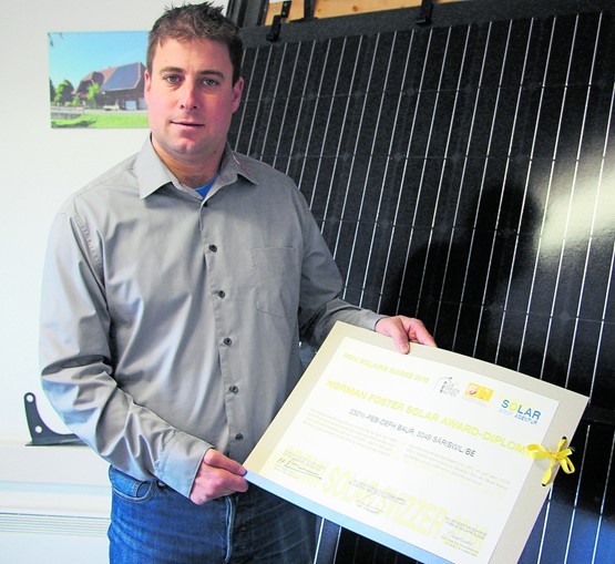 Inhaber und  Geschäftsführer  Michael Baur und sein Team wurden schon mehrmals  für ihre exzellente  Arbeit bezüglich  Solarstromanlagen ausgezeichnet.