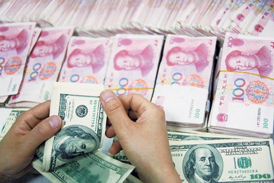 Chinesische Renminbi und US-Dollar: Die Chinesen versuchen, ihre Währung zu einem ernst zu nehmenden Rivalen für den «Greenback» aufzubauen.
