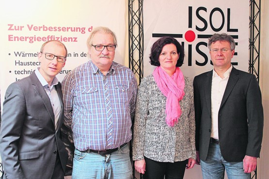 Effizientes Team von ISOLSUISSE (v.l.): Urs  Hofstetter, Administrativer Geschäftsführer, Rolf Glauser, Technischer Geschäftsführer, Luzia Giger, Sekretariat, sowie Präsident Koni Maurer. 