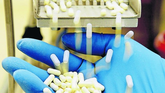 Gewerbe und Pharma arbeiten Hand in Hand:  Neun von zehn Schweizer Pharmafirmen sind KMU und stellen rund 15`100 Arbeitsplätze in der Pharmaindustrie  zur Verfügung. 