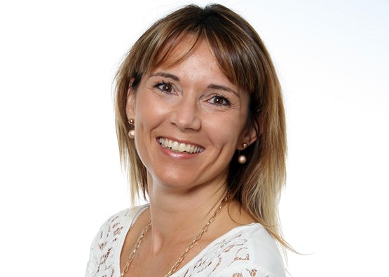 Céline Contat: «Faut-il continuer à engraisser les dirigeants de la SSR, qui apparemment ne sont pas si efficaces puisque la gestion de leurs coûts laisse à désirer.»PHOTO: DR