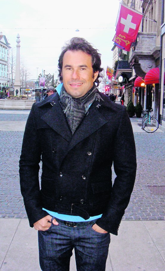 Enrique Bernoldi, pilote automobile brésilien de Formule 1 et de GT1.