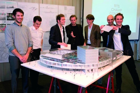 Les architectes belges, dont le projet a été retenu, se réjouissent de la future construction d’un  bâtiment pharaonique de la RTS sur le site de l’EPFL à Lausanne. Inauguration prévue en 2019. 