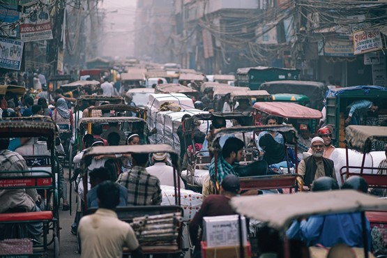 Pour les PME suisses, un accord de libre-échange avec l’Inde serait très avantageux. Dans le texte, vous trouverez les noms des sites qui font des appels d’offres. Photo: Fancycrave/Unsplash