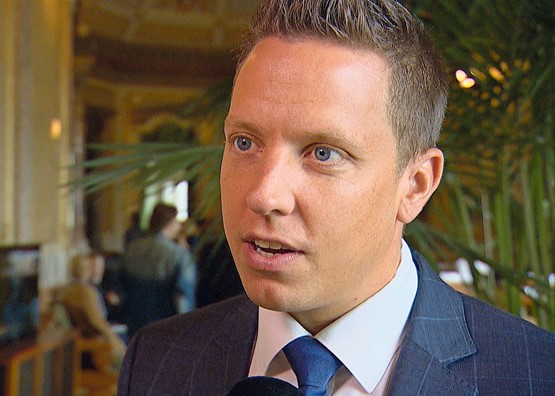 «Der technologische Wandel bietet viel mehr Chancen als Risiken», davon ist Nationalrat Christian Imark (SVP/SO) überzeugt. Deshalb kämpft er gegen Regulierungen und Verteuerungen, die die KMU meist am härtesten spüren. Bild: zVg