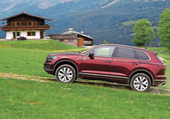 Grösser und besser: Der neue VW Touareg sorgt bei den grossen SUV dafür, dass die Messlatte nun höher liegt.Bild: zVg