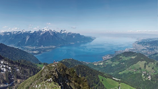 Bassin lémanique depuis la Dent de Jaman. «Les efforts demandés à nos entreprises doivent être supportables», selon Jacqueline de Quattro.Photo: Unsplash