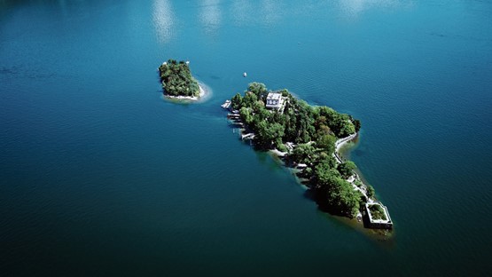 Brissago, un air de paradis! La Suisse ne cesse de réduire son empreinte écologique grâce à l’Agence de l’énergie pour l’économie. Photo: C. Schwarz/Unsplash