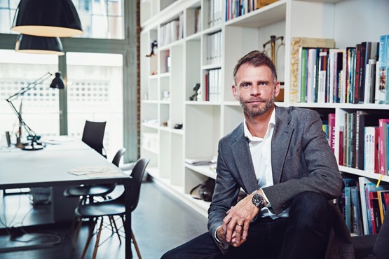 «Wenn die Ladenflächen nicht mehr den Werten eines Unternehmens entsprechen, dann ist es Zeit für ein Redesign»: Architekt und Designer Andrin Schweizer.Bild: zVg