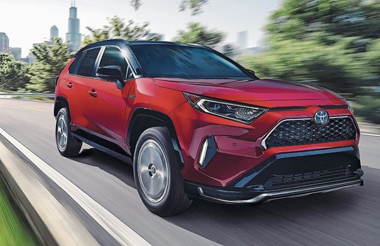 Den Toyota RAV 4 gibt es neu als kraftvollen Plug-in Hybrid.