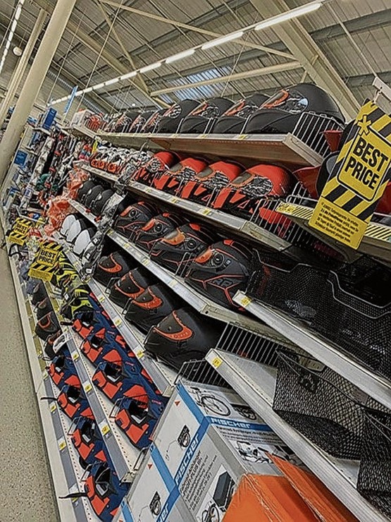 Ob Gewürzpflanzen, Helme oder Velos: Coop, Jumbo, Migros oder Landi taten in der Krise so, als ob es keinerlei Sortimentsbeschränkungen gäbe. Diese Bilder von Krisengewinnlern ohne jede Solidarität werden den KMU und ihren Kunden in sehr schlechter Erinnerung bleiben.Bilder: En/zVg