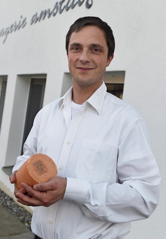 Menno Amstutz, gérant de la fromagerie Amstutz, s’engage pour un oui à l’initiative pour des multinationales responsables. Photo: dr