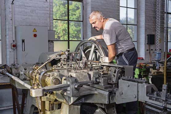 Die Nagelfabrik in Winterthur hat den Sprung als einzige Produzentin in der Schweiz ins 21. Jahrhundert ­geschafft und organisatorisch ein neues Kapitel aufgeschlagen.  Bild: zVg