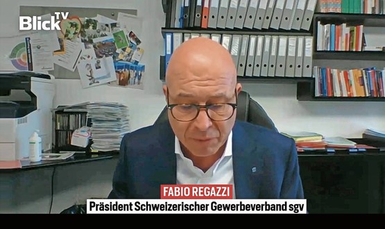 Information statt Angstmacherei: «Blick TV» übertrug die Online-Medienkonferenz des Schweizerischen Gewerbeverbands sgv live.Screenshot: zVg