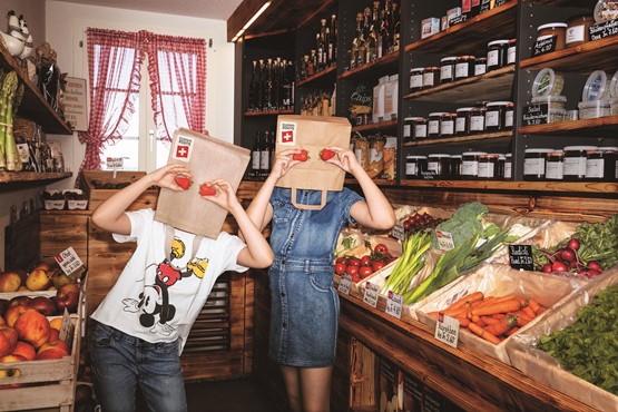Shopp Suisse – ensemble pour la Suisse: le projet «Shopping en tête» vise à encourager les consommatrices et consommateurs à acheter en Suisse. Photo: usam