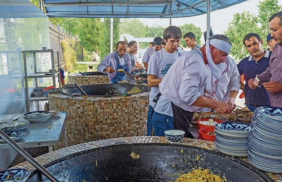 La fameuse recette du riz pilaf (pers.: polow) est un grand classique de la gastronomie ouzbèke – le plat national!Photo: 123RF