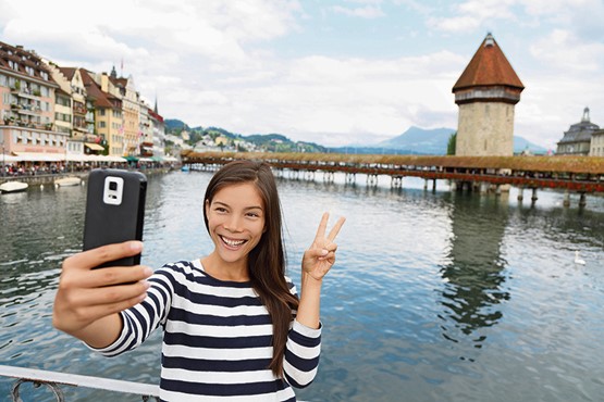 Les masses de touristes asiatiques à Lucerne ont marqué les esprits. De manière plus générale, que faire pour gérer le tourisme de masse en diminuant la pression sur les écosystème?Photo: 123RF