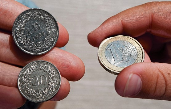 C’est du passé: il y a dix ans, grâce à l’intervention de la Banque nationale, l’euro valait encore 1,20 Fr. Aujourd’hui, il se situe aux alentours de 1,04 Fr. Photo: Keystone