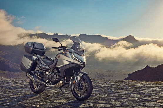 Konzipiert als reinrassiger Tourer: Die neue Honda NT 1100  wird vom 1084 cm3 grossen und 102 PS starken Parallel-Twin-Motor der Africa-Twin angetrieben.Bild: Honda