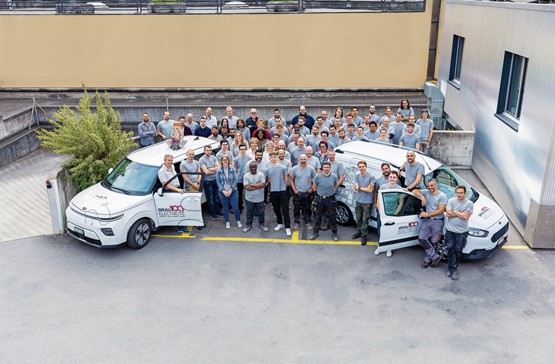 Photo anniversaire de Grau Électricité, une PME familiale basée à Monthey. Photos: dr