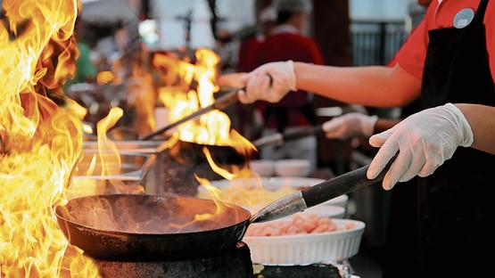 Die Gastronomie setzt auf Ausbildung, um den dringlichen Mangel an Fachkräften zu bekämpfen. Bild: 123 RF