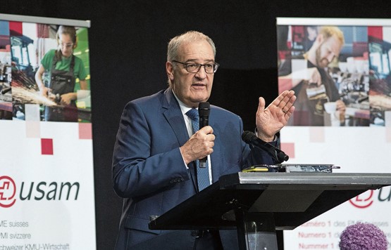 «Die Politik soll sich nicht zu stark einmischen»: Bundesrat Guy Parmelin an der sgv-Tagung in Champéry am 24. Juni.Bild: Iris Andermatt