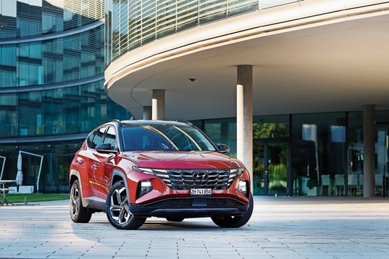 Mit seinem extravaganten Design ist die neue Generation des Hyundai Tucson ein echter Hingucker im Strassenverkehr.Bild: zVg