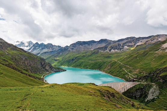 Lac de Moiry. «Le besoin en électricité augmente ainsi dans le même temps où la production diminue.»Photo: 123RF