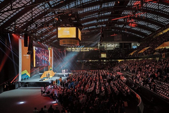 In der Berner PostFinance Arena wurden am Samstagabend die frischgebackenen Berufsschweizermeister und -schweizermeisterinnen im Beisein von Bundesrat Guy Parmelin gefeiert.Bild: zVg