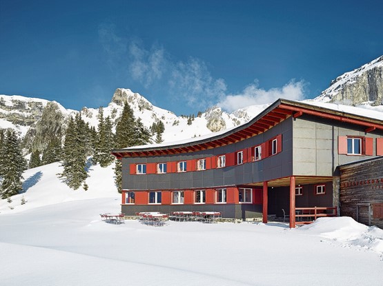 Historisches Hotel des Jahres 2023: Das «Ortstockhaus», Braunwald (GL) – ein Bijou der klassischen Moderne. Bild:Hannes Henz Architekturfotograf Zuerich