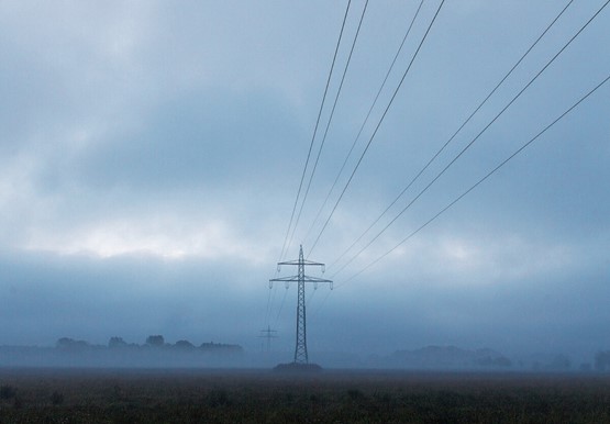 La proposition du Conseil fédéral: les barons de l’électricité profitent du brouillard ambiant.Photo: 123RF