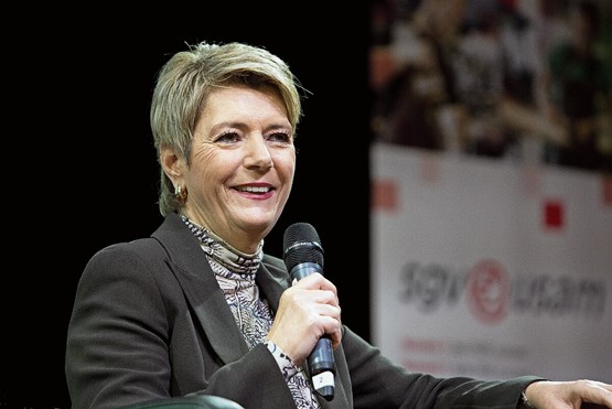 «Ce n’est pas à l’État de venir en aide à l’économie à la moindre baisse de régime», estime la ministre des Finances Karin Keller-Sutter.Photo: Iris Andermatt