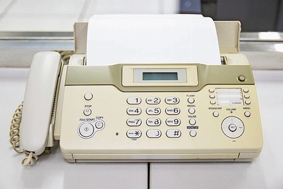 Darfs nicht doch etwas digitaler sein? Es muss! Die Zeiten des Faxgeräts im Gesundheitswesen dürfen nicht mehr lange andauern.Bild: 123 RF