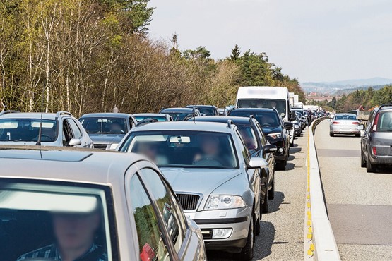 Die Mobility Pricing Vorhaben des Astra führen zu massiv mehr Stau auf den Strassen.Bild: 123 RF