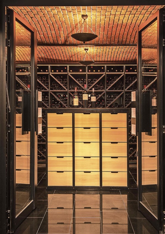 Gute Weine brauchen eine gute Lagerung: Aerni produziert ausgeklügelte Weinlagergestelle und beliefert renommierte Weinhändler und Weingüter in ganz Europa. Bilder: zVg