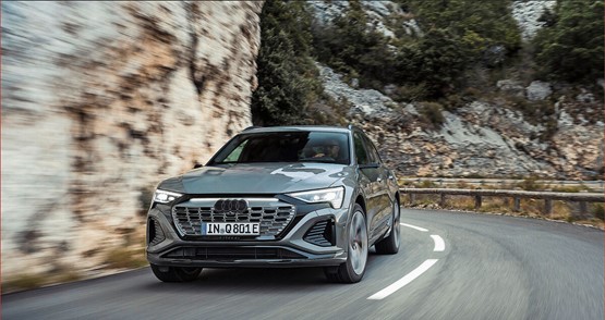 Der Audi Q8 e-tron hat sich bezüglich Reichweite, Fahrdynamik und Bediensoftware markant verbessert.Bild: zVg